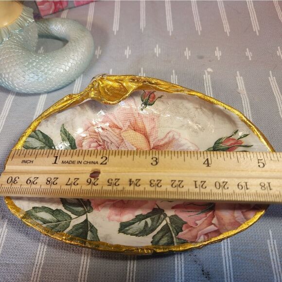 DECOUPAGE CLAM SHELL DECOUPAGE PINK ROSES 🌹 ON A CLAM SHELL TRINKET DISH - Picture 8 of 10